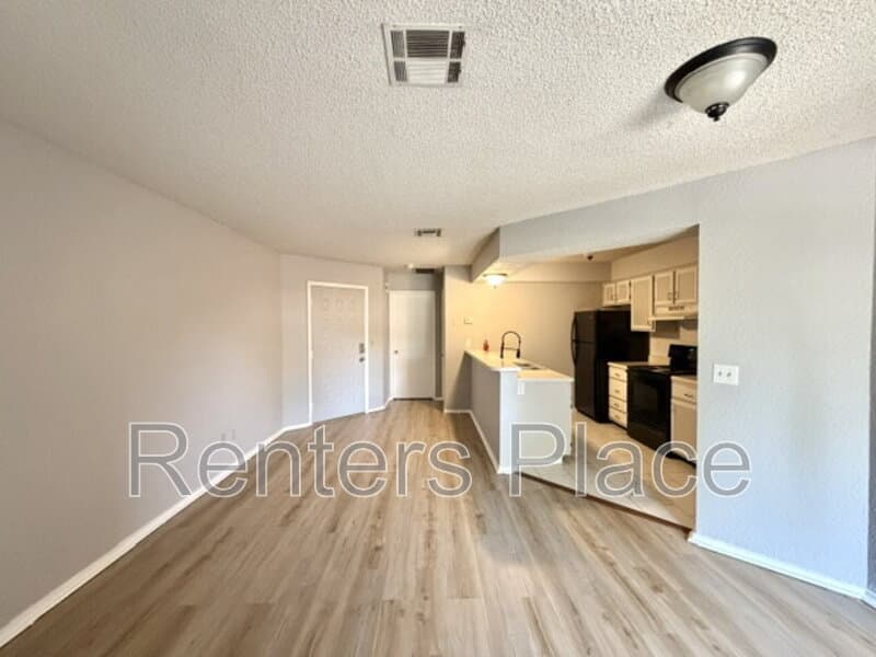 Tulsa House: 1207 South Quaker Avenue