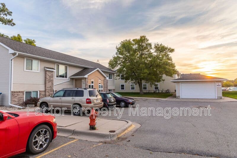 Mankato Condo: 1310 Warren St.