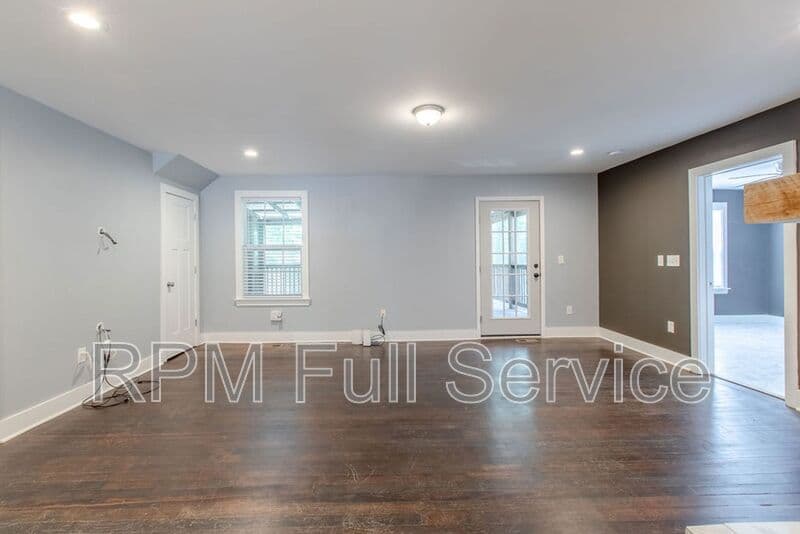 Nashville Condo: 1021 College Ave