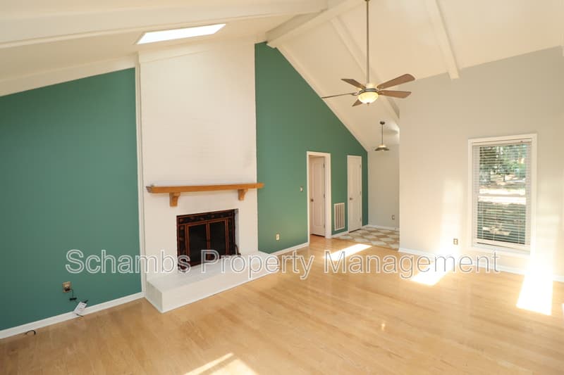 Cary House: 105 Cameron Ct