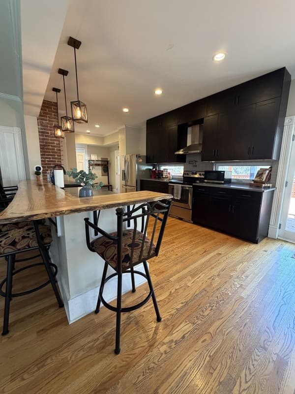 Lawrence House: 845 Illinois Street