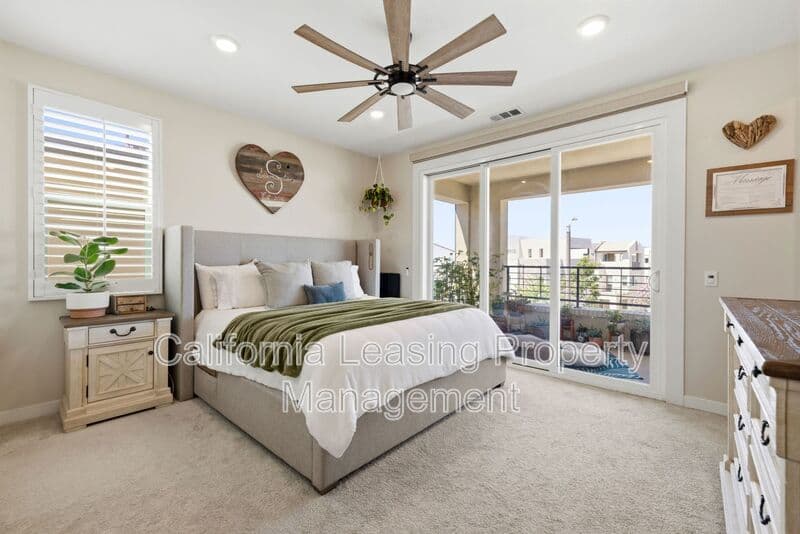 Valencia House: 27233 Red Willow Court