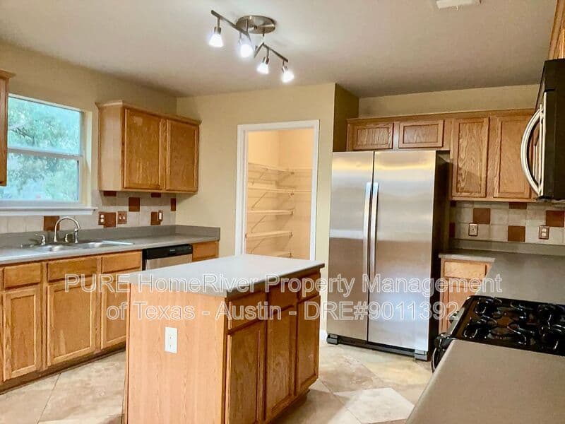 Round Rock House: 3590 Rock Shelf Ln.
