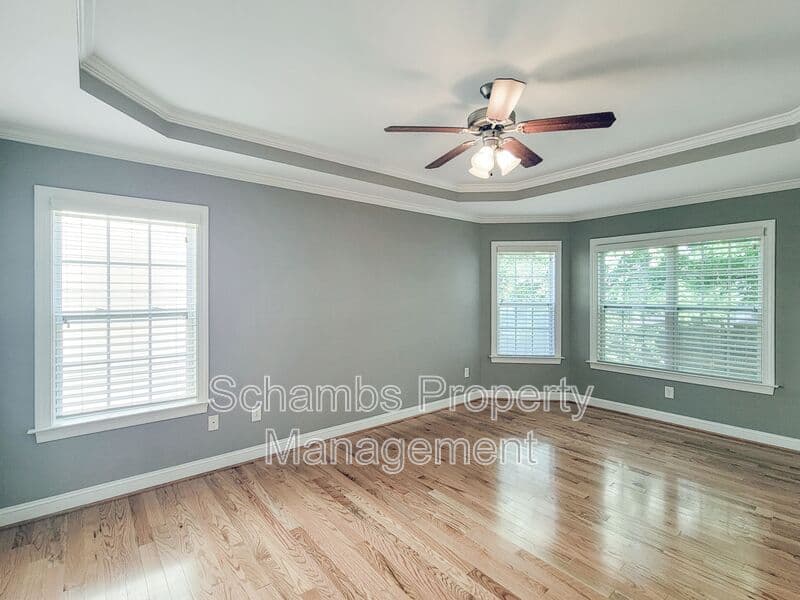 Fuquay Varina House: 414 Banagher Ln