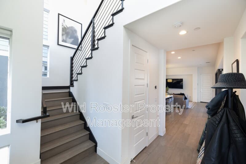 Sacramento House: 3500 Forney Way