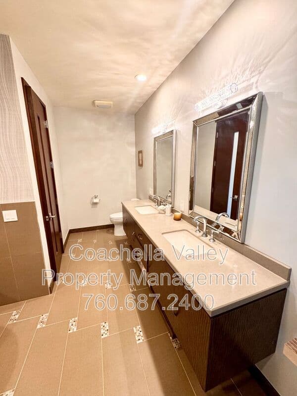 Rancho Mirage House: 21 Lake Shore Dr