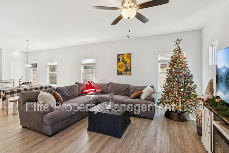 Commerce House: 566 Skye Drive, Commerce, GA