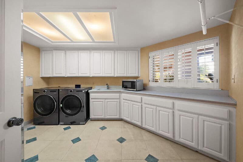 San Diego House: 18714 Bernardo Trails Dr
