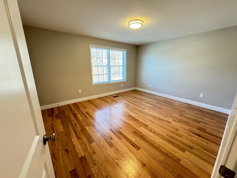 Holyoke Condo: 2 1/2 Vernon St