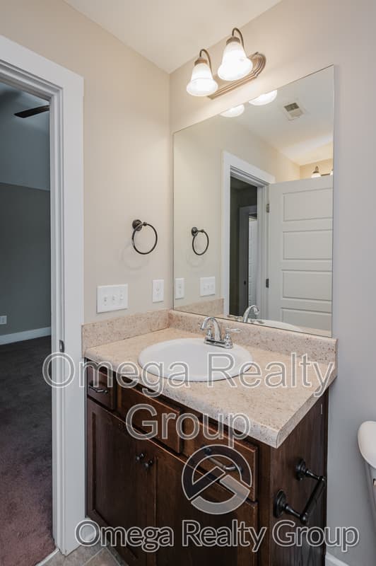Chelsea House: 449 Polo Trce