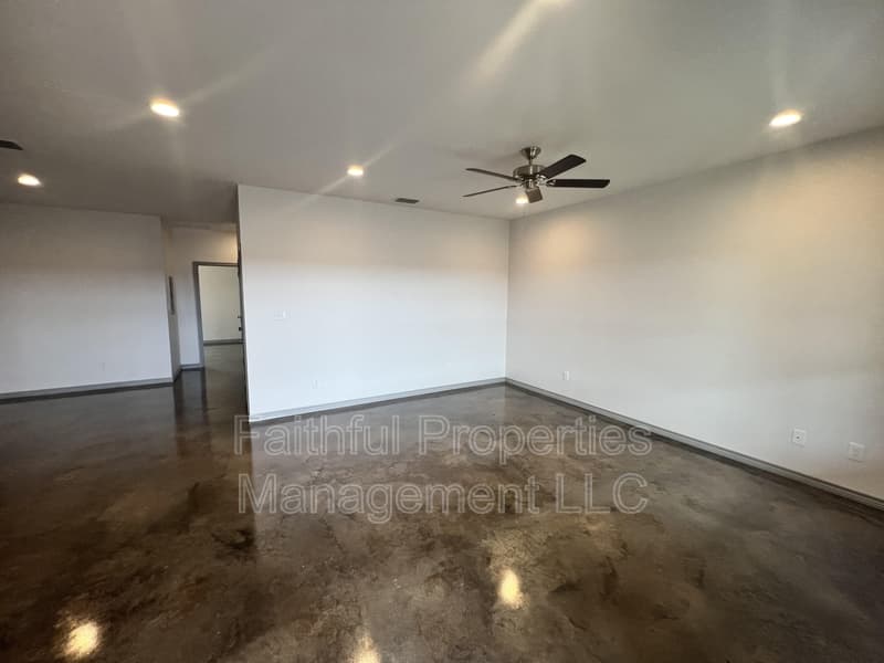 Lindale Condo: 14215 CR 452 1