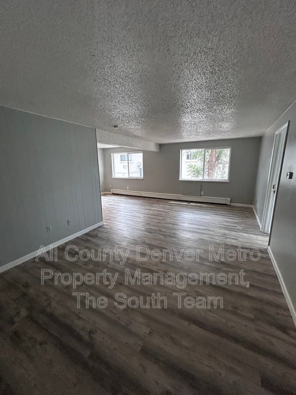 Aurora Condo: 1720 Chester