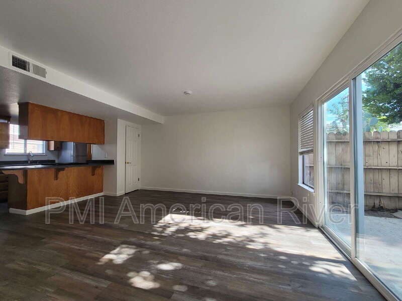 Sacramento House: 5618 Hillsdale Blvd