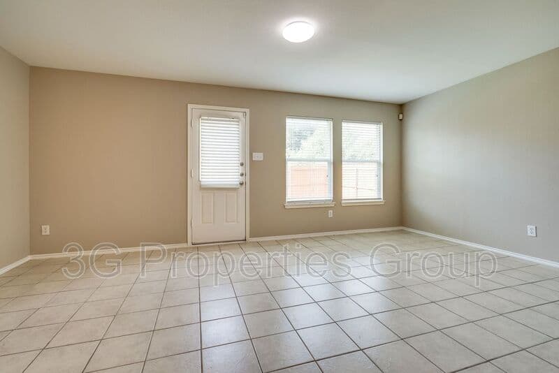 Justin House: 1901 Foxfield Wy