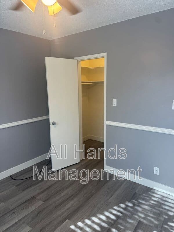 Long Beach Condo: 231 Loma Avenue