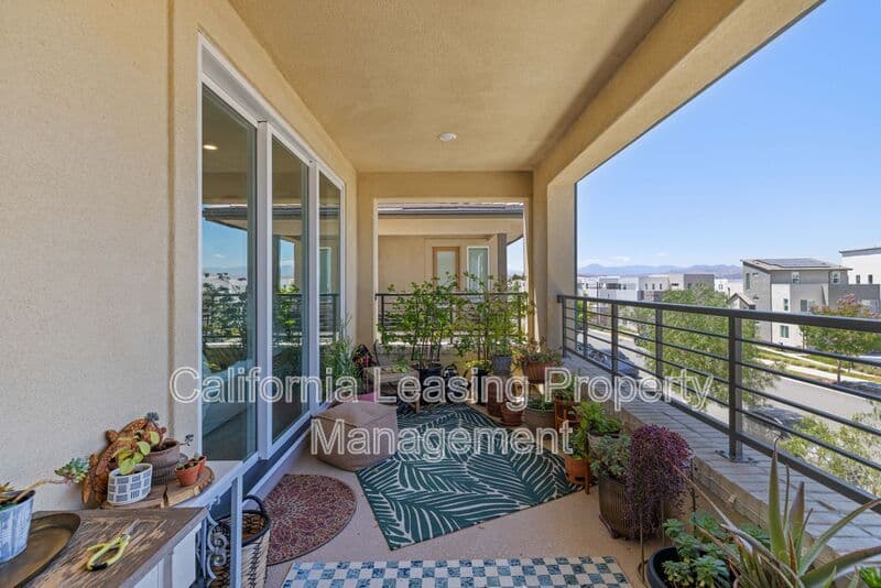 Valencia House: 27233 Red Willow Court