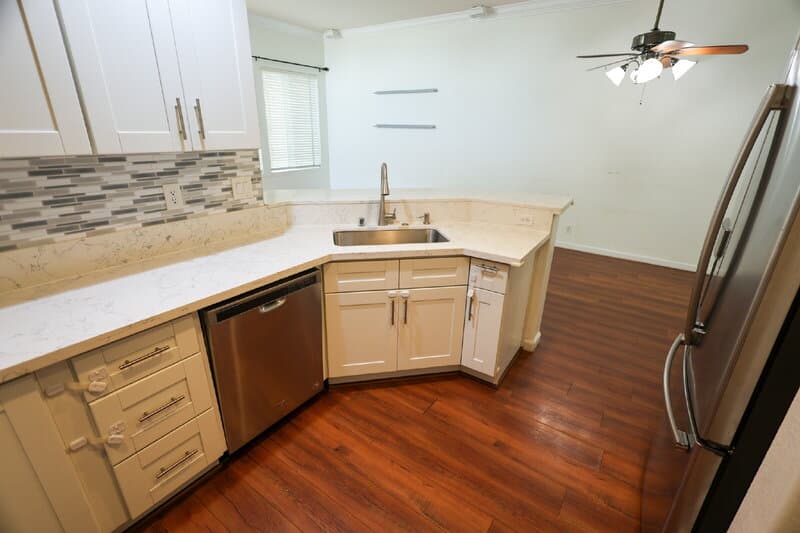 Long Beach House: 2942 Claremore Ln