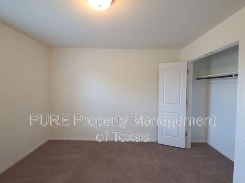 Leander House: 417 Cinnamon Teal