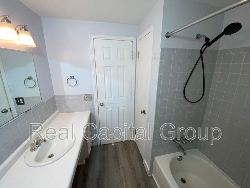 Cheektowaga Condo: 5 Hillwood Dr
