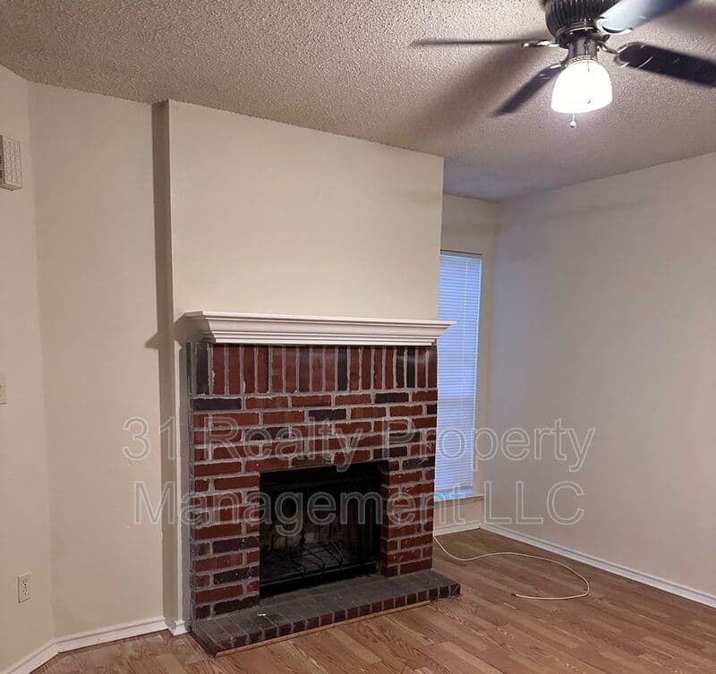 Duncanville House: 912 Fairbanks Circle