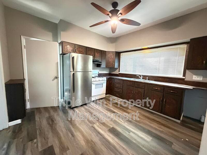 Saint Louis House: 3643 Boswell Ave