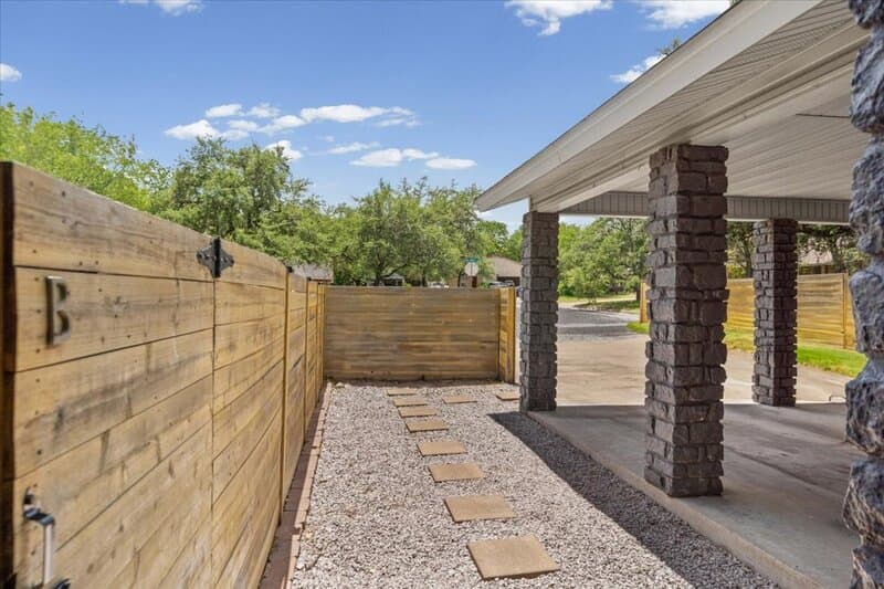 Austin Condo: 826 King Albert Street - B
