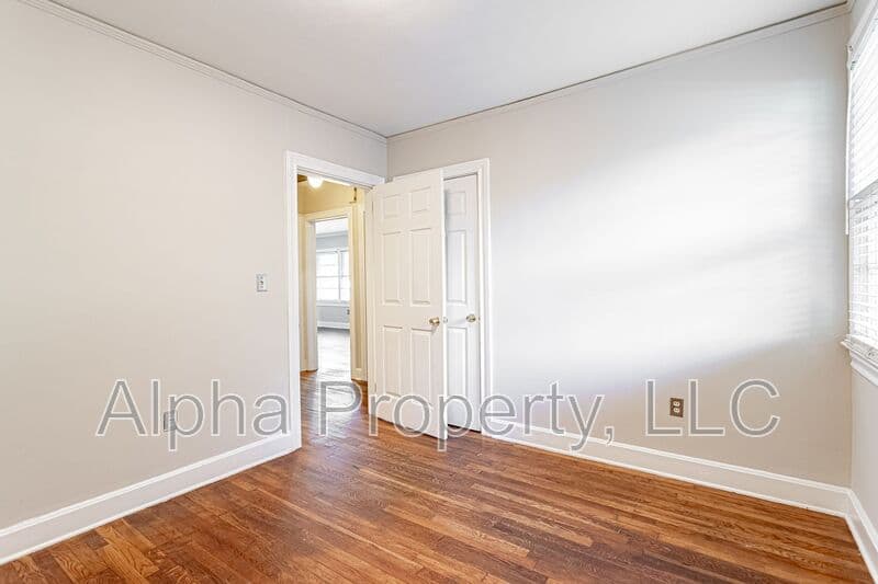Greenville House: 123 LeGrand Blvd