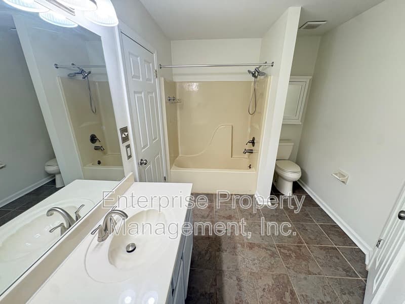 Cordova House: 7125 Showboat Ln