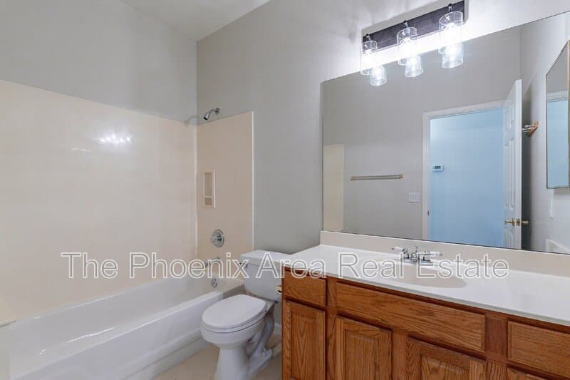Mesa House: 4133 E Elmwood St