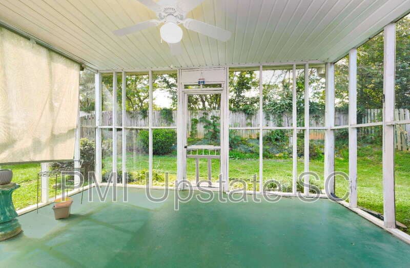 Boiling Springs House: 846 West Emerald Springs Drive