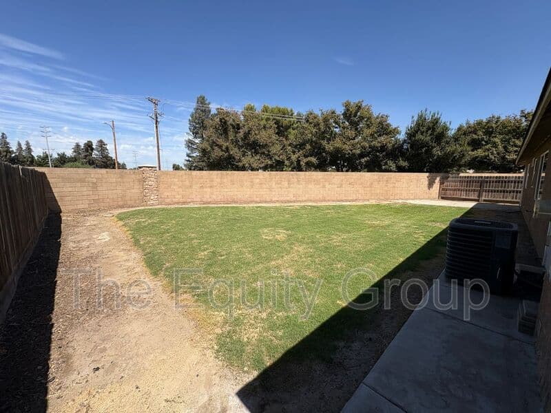 Tulare House: 2314 Cape Canyon Avenue