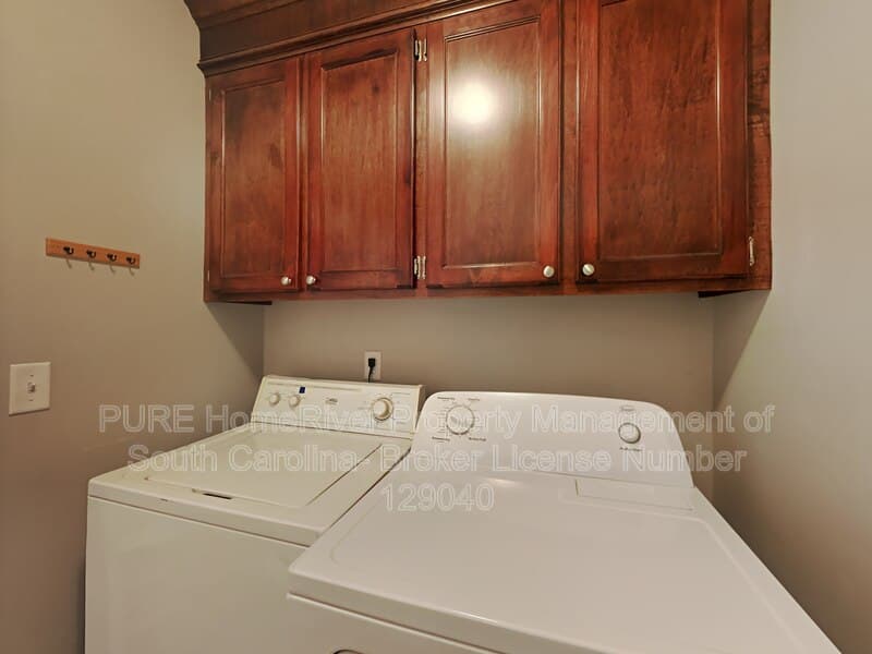 Sumter House: 1815 Duke Dr