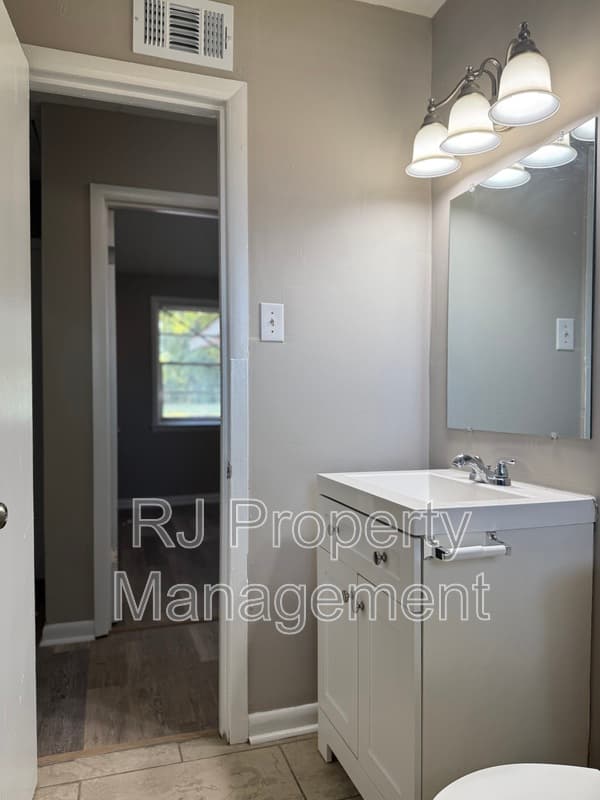 Memphis House: 3417 Edgar St
