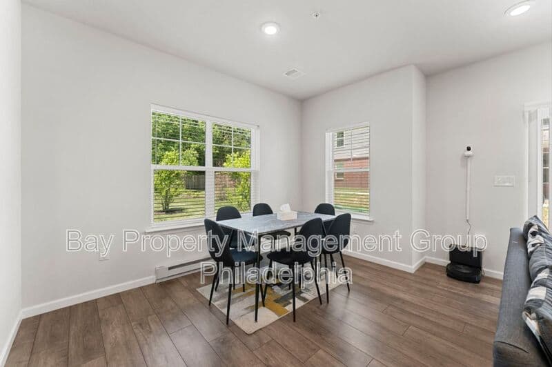 Norristown House: 230 Honey Ln