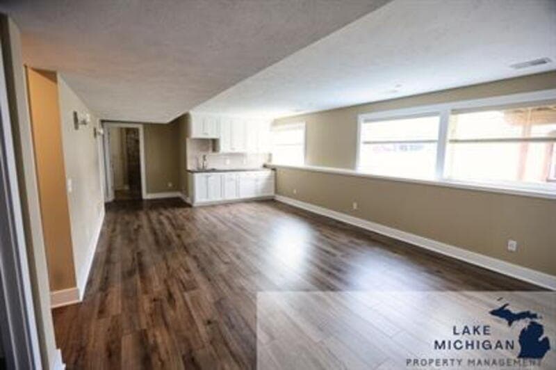 Byron Center House: 8965 Plantation Drive Southwest