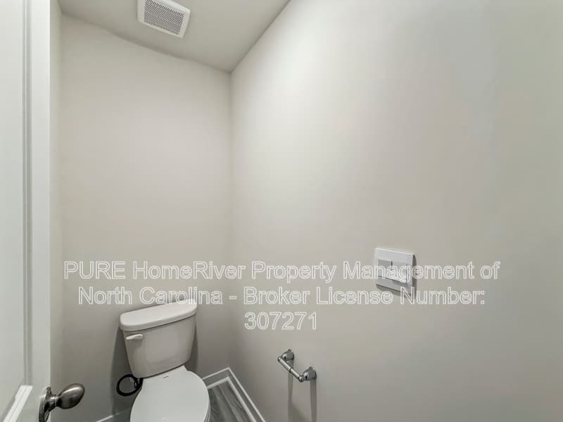 Lincolnton House: 2809 Frances View Ln