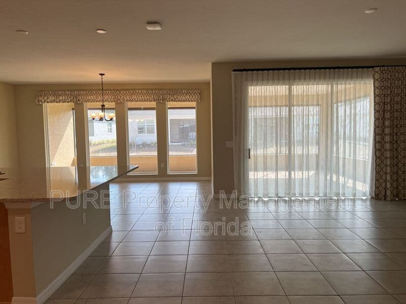 Ocala House: 10376 SW 99th Street