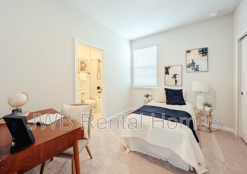 Jacksonville Townhome: 160 Barstow Pl