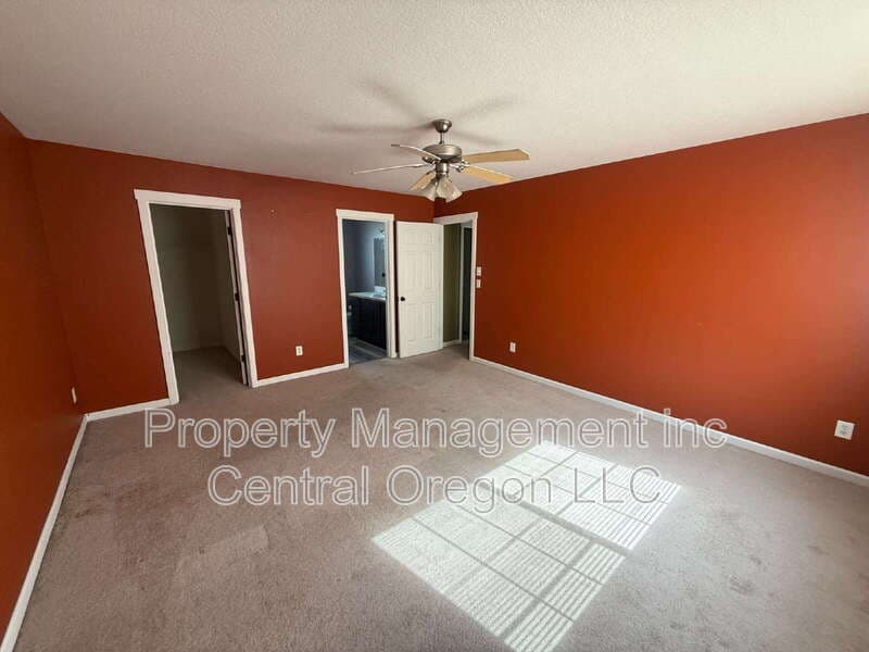 Prineville House: 1411 NW Teal Loop