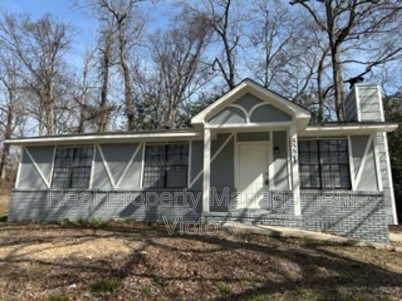 Birmingham House: 8221 Vassar Ave