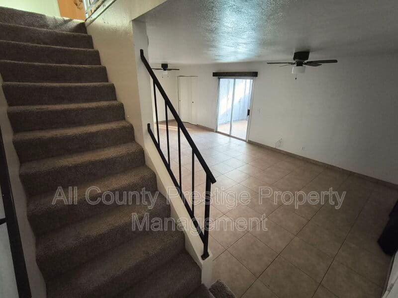 Glendale Townhome: 7524 N 47th Dr.