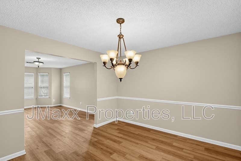Lithonia House: 1560 Rogers Crossing Dr