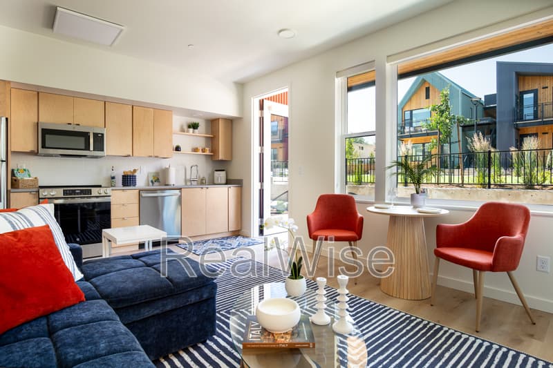 Ashland House: 1260 Quincy St