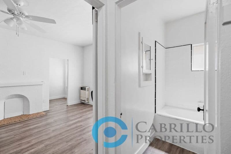 San Diego Condo: 3939 7th Ave