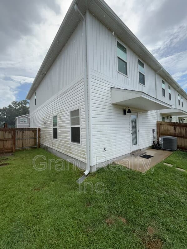 Pensacola Townhome: 1214 Fairchild Vlg Dr