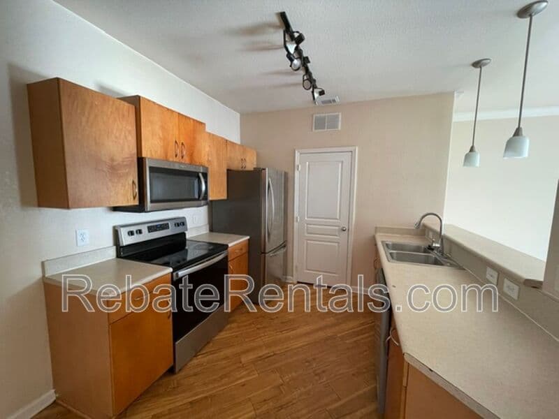 Jacksonville Condo: 8290 Gate Parkway W