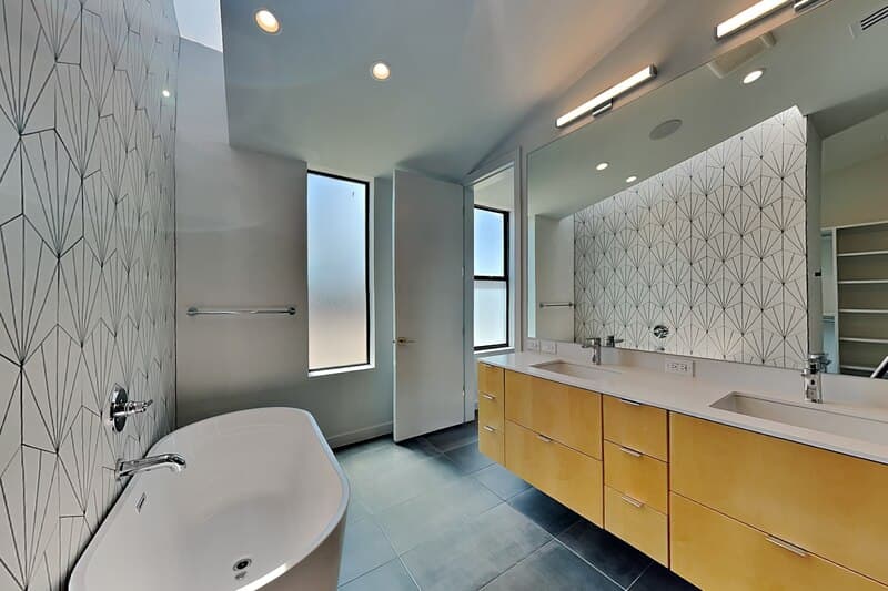 Dallas House: 103 Forest Star Dr