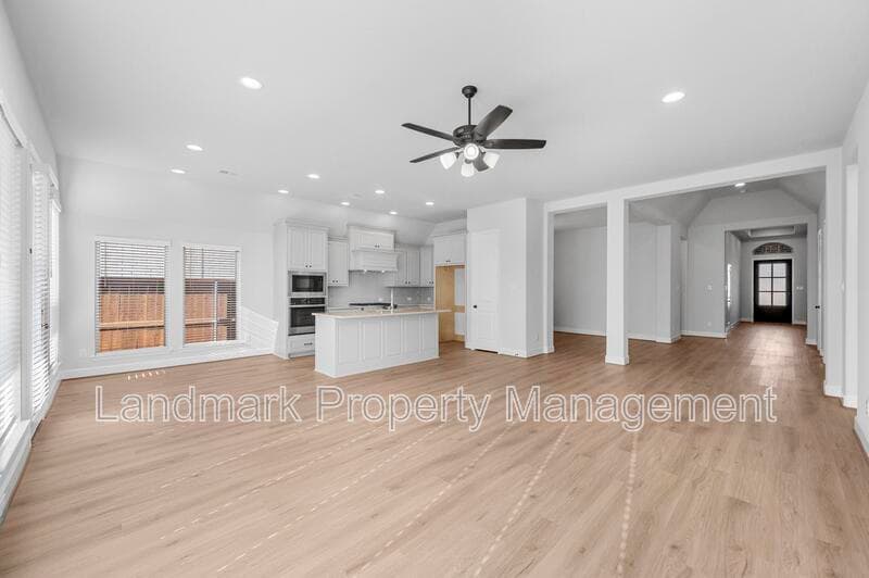 Mansfield House: 1822 Buckeye Lane