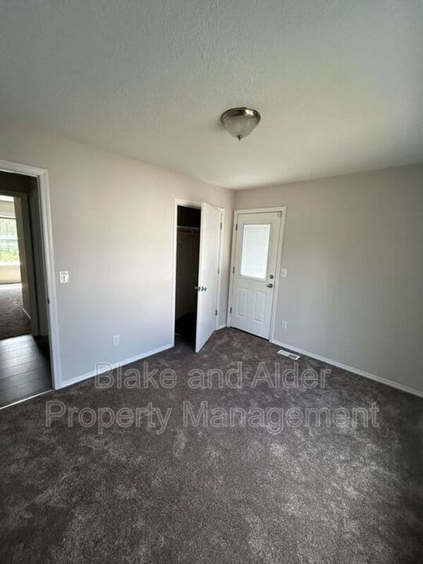 Portland House: 5609 SE 117TH Ave
