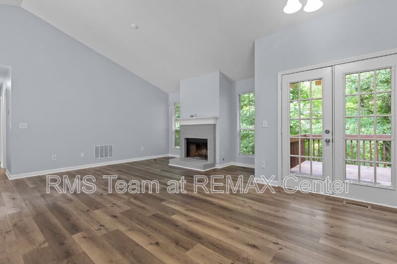Decatur House: 2262 Cobb Creek Dr